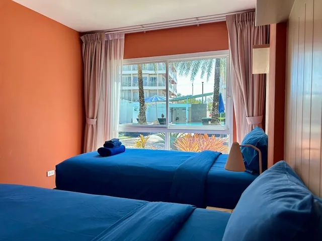 Family, King and Twin Beds, Pool Access، Grandblue Resort 7/10