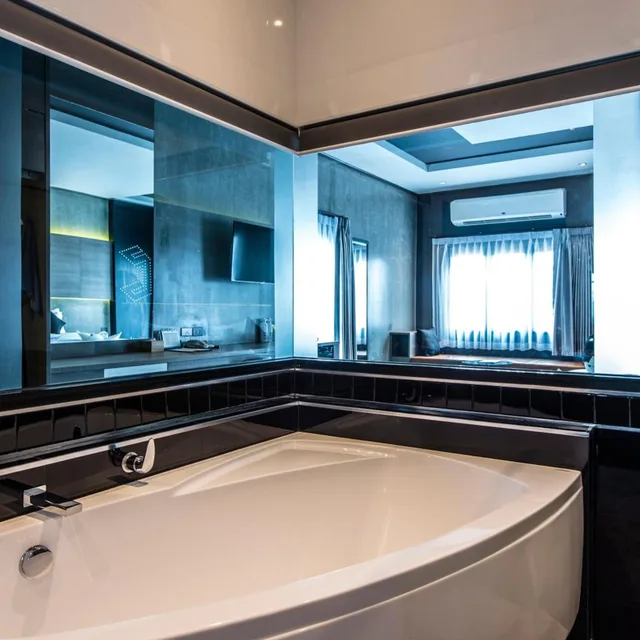 جناح جونيور، Cresco Hotel Buriram 8/8