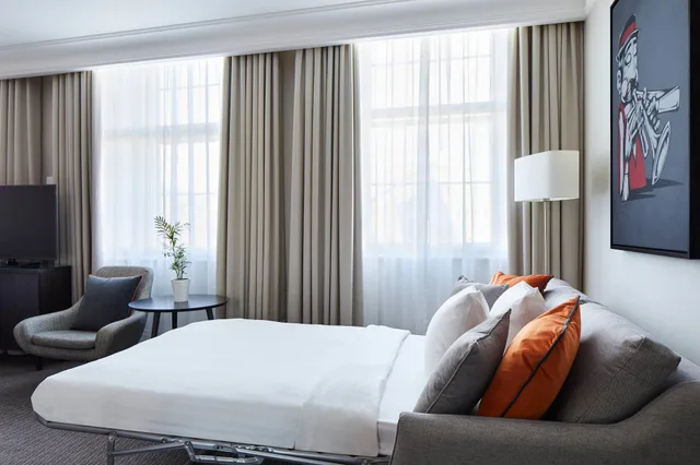 جناح ملكي بغرفتي نوم، Bristol Marriott Royal Hotel 1/3