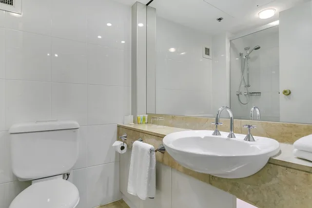 Superior, 2 Double Beds, Stamford Plaza Adelaide 7/8