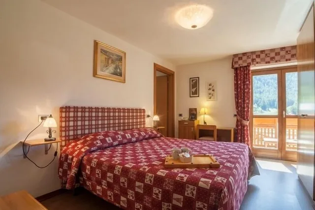 Room, Twin Beds, Albergo Punta Zerbion 1/3