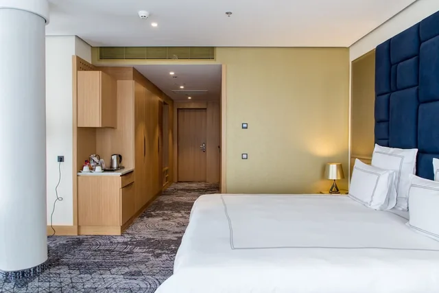 Panorama, Junior Suite, King Bed، Swissotel Sarajevo 1/5