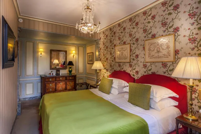 جناح بسرير مزدوج، Duc De Saint-Simon 3/10