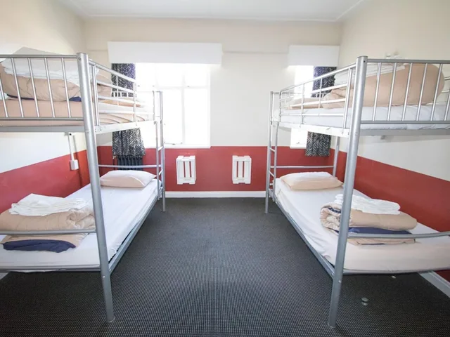 سكن مشترك مختلط بأربعة أسرّة بحمام مشترك، Hotel Waterloo Backpackers 1/8