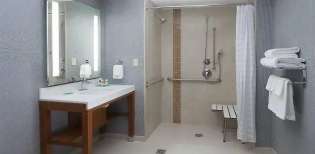 غرفة بسرير كينج لذوي الإعاقة، Hyatt Place Charlotte Downtown 3/3