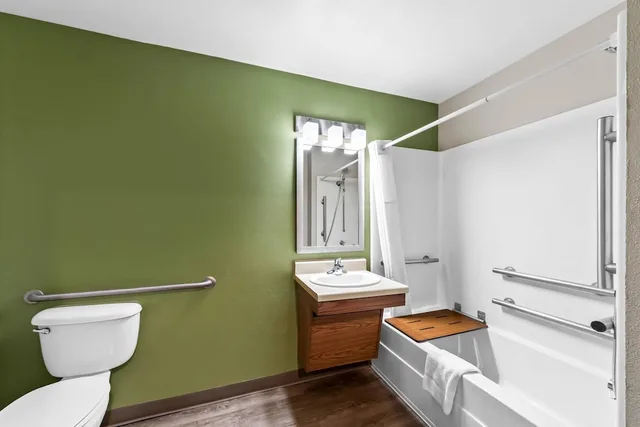 غرفة بسرير كوين لذوي الإعاقة، WoodSpring Suites San Antonio South 7/9