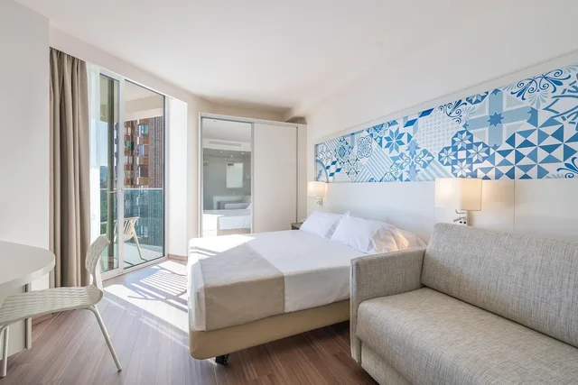غرفة سوبيريور عائلية مفردة بإطلالة على البحر، Port Benidorm 3/6