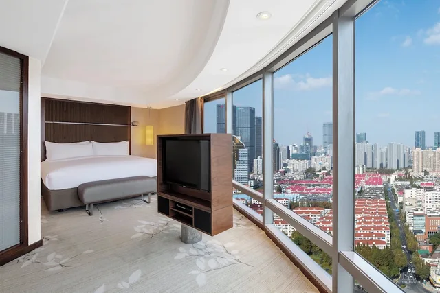 Diplomat, Suite, King Bed, City View, High Floor، Intercontinental Shanghai Pudong 3/4