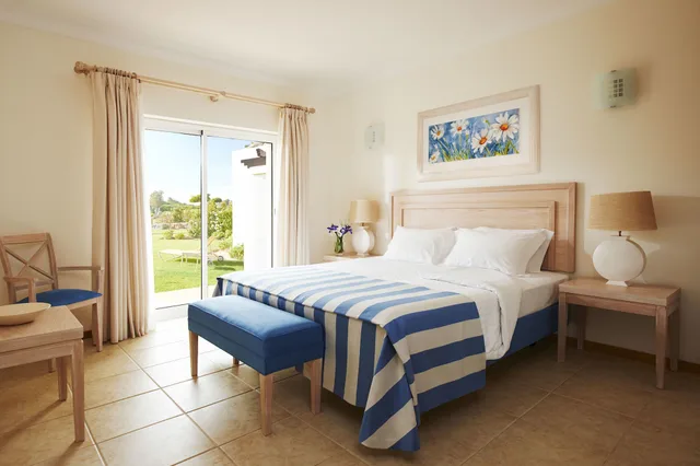 2 Bedrooms, Family, Apartment, Twin Beds, Pool Side، Vale D'oliveiras Quinta Resort And Spa 1/5