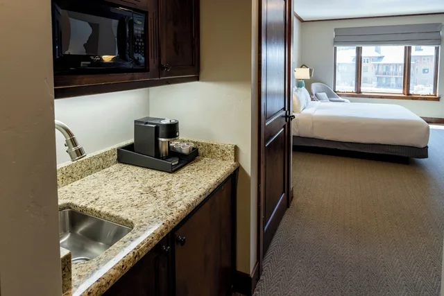غرفة ديلوكس بسريرين كوين بشرفة، Hyatt at the Canyons by Park City Vacations 7/8