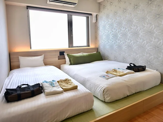 غرفة يابانية غربية بسرير مزدوج في طابق مرتفع، Hotel Sansui Naha 1/1