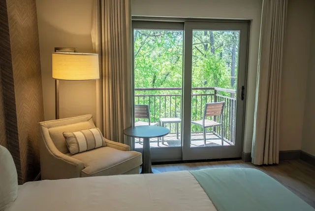 Spa, Lodge, 2 Queen Beds, Woods Side, Callaway Gardens 4/7
