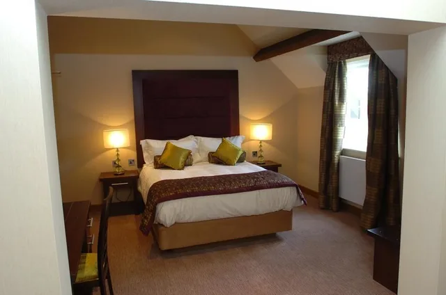 Double Room Executive, The Bear's Paw 1/3