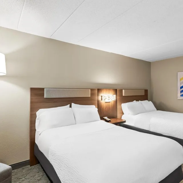 غرفة بسريرين كوين لذوي الإعاقة، Holiday Inn Express Hotel And Suites Charleston Southridge 1/5