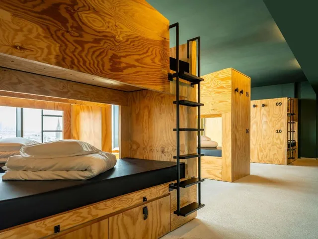 Private, Mixed Dorm, 10 Beds، Jo&Joe Vienna 1/6