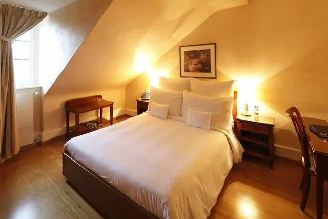 غرفة كومفورت بسرير مزدوج بإطلالة على الفناء، DOMAINE DE CHATEAUVIEUX 1/1