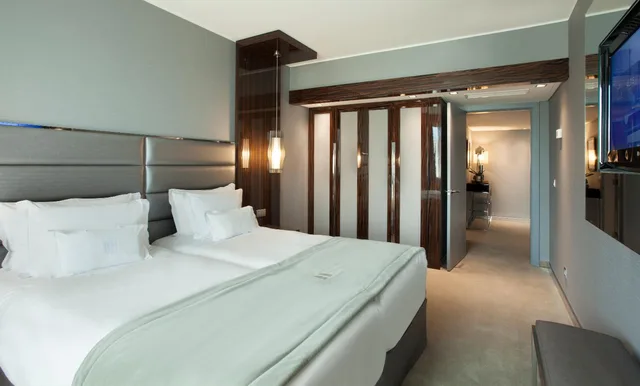 جناح عائلي، Altis Grand Hotel 1/5