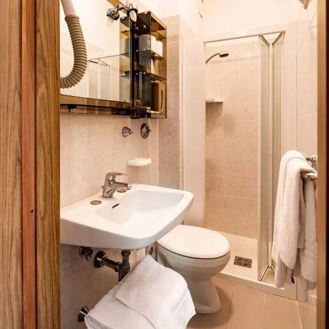 Room, Single, Lateral Side Sea View, Balcony, Souvenir 3/3