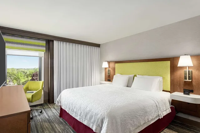 غرفة بسرير كينج لذوي الإعاقة، Hampton Inn Milwaukee/Brookfield 2/4