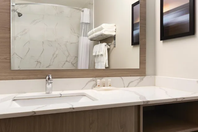 جناح بسرير كينج مع أريكة، Days Inn by Wyndham Calgary North Balzac 7/10