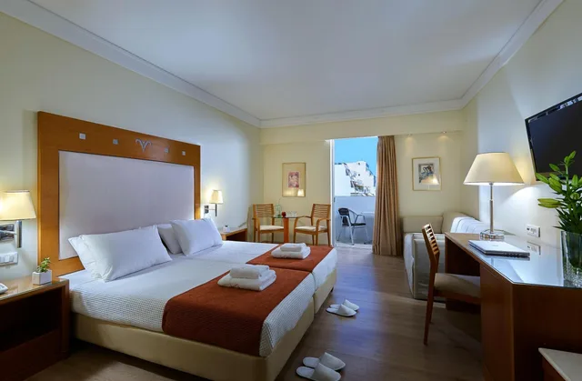 Junior Suite, Twin Beds, Sofa, Atrion 1/5