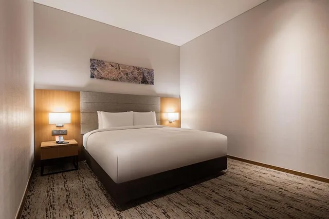 جناح ركني بسرير مزدوج، Ramada by Wyndham Seoul Sindorim 1/3