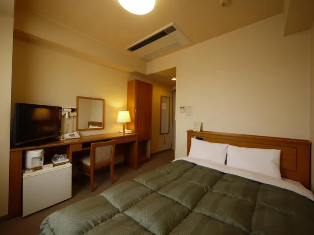 Semi Room, Semi Double Bed، Hotel Route-Inn Yokkaichi 1/9