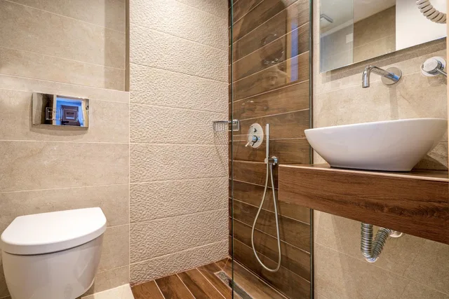 غرفة ثلاثية، Mirabel City Center Hotel 9/10