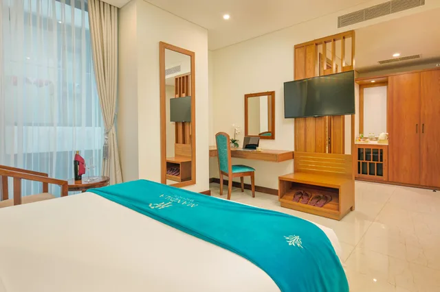Deluxe, King Bed, Mandila Beach Hotel Danang 8/10