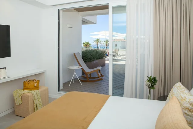 Superior, Twin Beds, Pool Side, Terrace، Flamingo 2/3