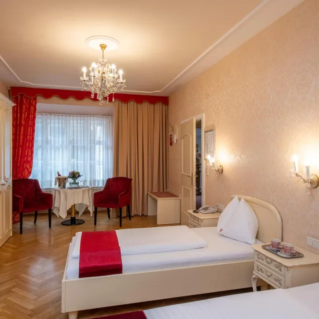غرفة ديلوكس بسريرين منفصلين، Pertschy Palais Hotel 2/2