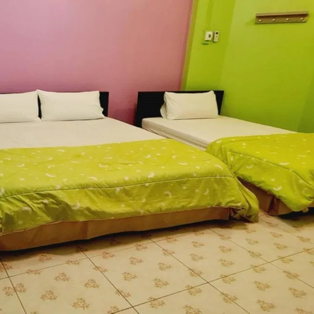 غرفة ثلاثية، Royal Land Mae Klong Hotel 4/10