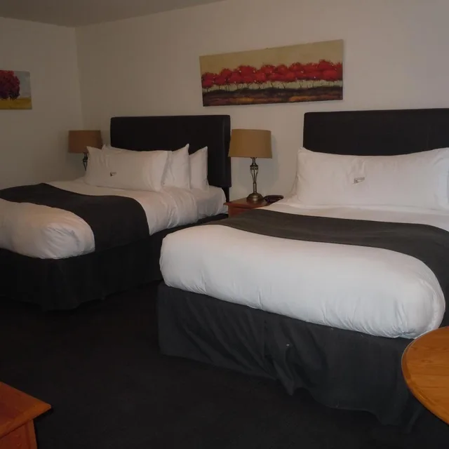 Standard, Queen Bed, Partial View، L Auberge Du Lac St Pierre 1/4