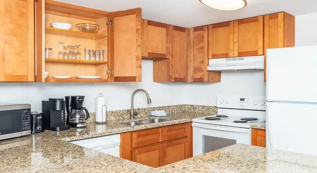 2 Bedrooms, Condo, Premium, 2 Double Beds, King Bed, Bay View, Sofa, Balcony، Bay Club Resort 5/5