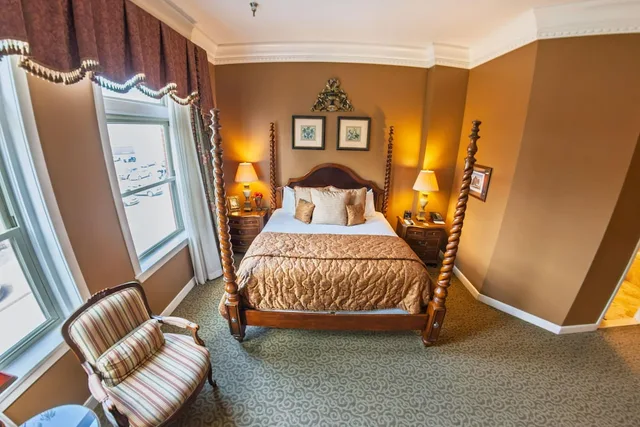 Signature, Suite, King Bed, The Blennerhassett Giovanni Hotel, Trademark Col. by Wyndham 1/1