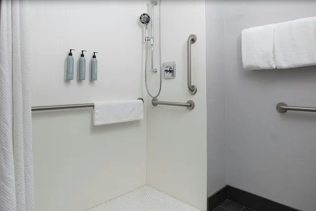 غرفة بسريرين كوين، Courtyard by Marriott Richmond Northwest 10/10