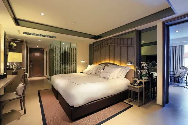 Premium Riva Room, Riva Surya Bangkok Hotel 2/2