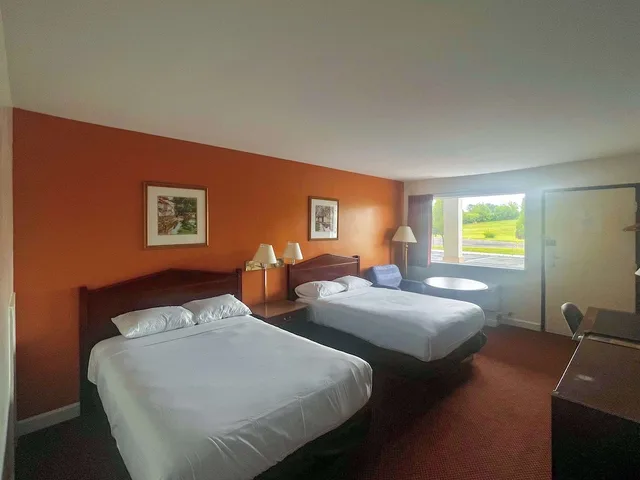 غرفة قياسية بسريرين مزدوجين لذوي الإعاقة، Motel6 Culpeper, VA 2/6