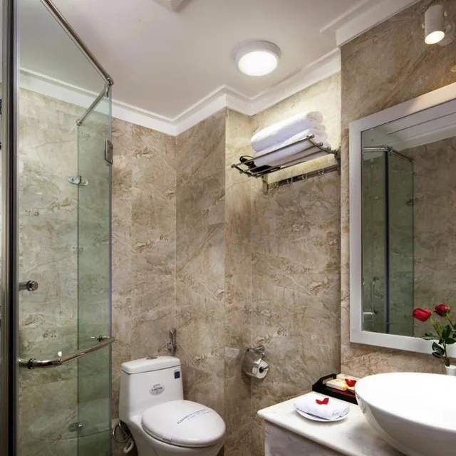 جناح، Golden Moon Suite Hotel 5/7