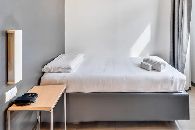 غرفة مفردة قياسية بسرير كوين، B&B Hotel Milano Aosta 7/10