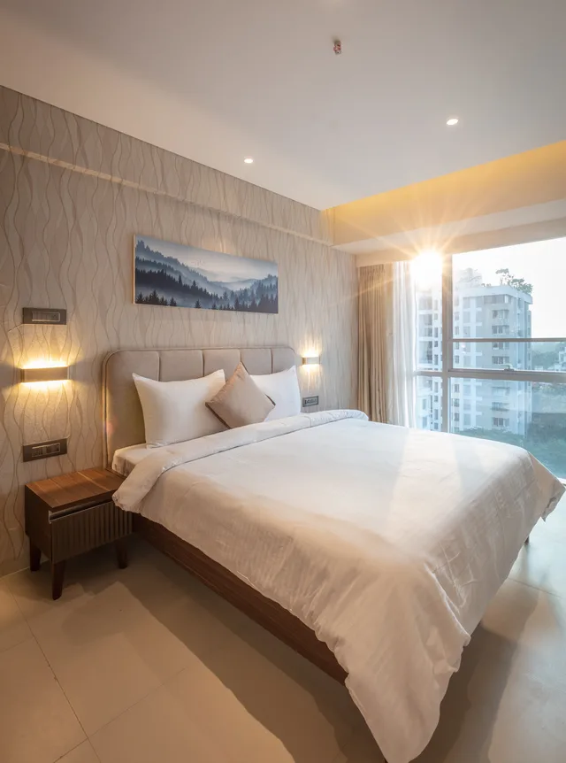غرفة بريميوم مفردة بشرفة، AR Suites Jewels Royale - Koregaon Park NX 1/2