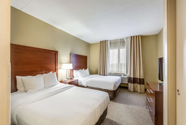 جناح بسريرين مزدوجين مع أريكة، Comfort Suites Chicago O'Hare Airport 6/10