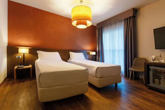 غرفة كلاسيكية ثلاثية، Admiral Park Hotel 2/5