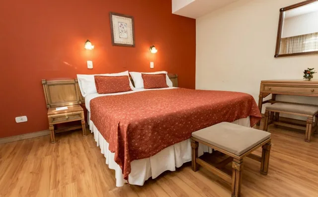 غرفة قياسية ثلاثية بسرير مزدوج وسرير فردي، Hotel Nahuel Huapi 10/10