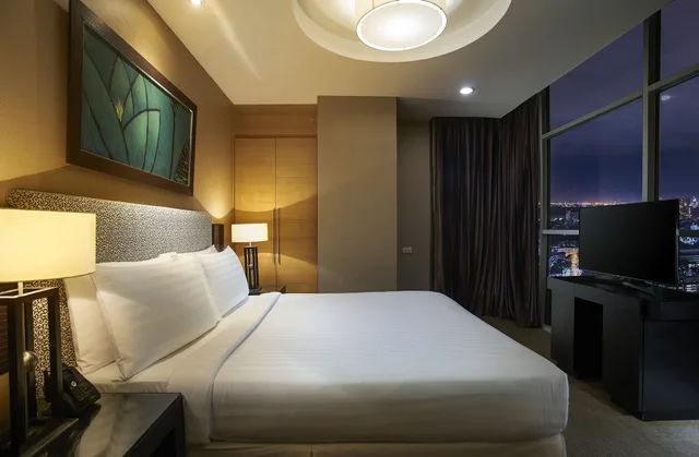جناح ديلوكس بسرير كينج بغرفة نوم واحدة بحوض استحمام، Urbana Sathorn Bangkok, Thailand 3/8