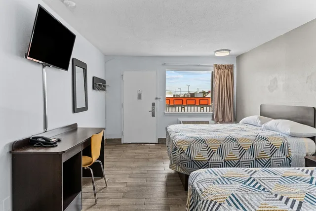 غرفة قياسية بسريرين كوين بمطبخ، Studio6 Wilmington, NC 3/10