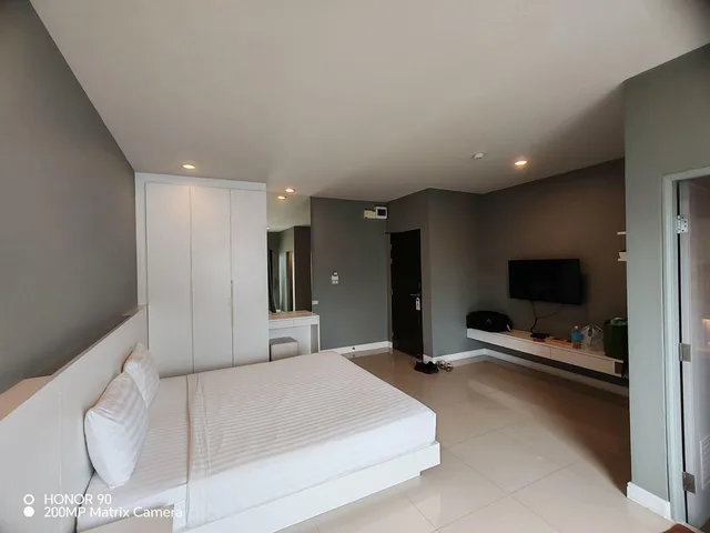 غرفة قياسية بسرير كينج، M-One Residence 1/2