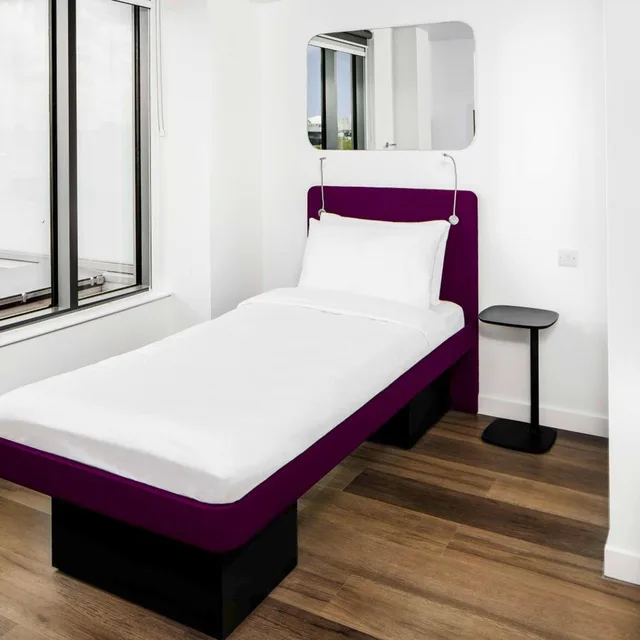 Solo، YOTEL London City, Select by Hilton 1/2