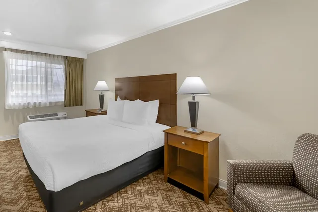 غرفة قياسية بسرير كوين، Best Western Plus Northwoods Inn 5/10