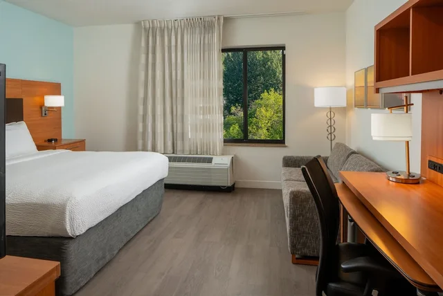 Studio, King Bed, Sofa, Towneplace Suites Vernal 4/6